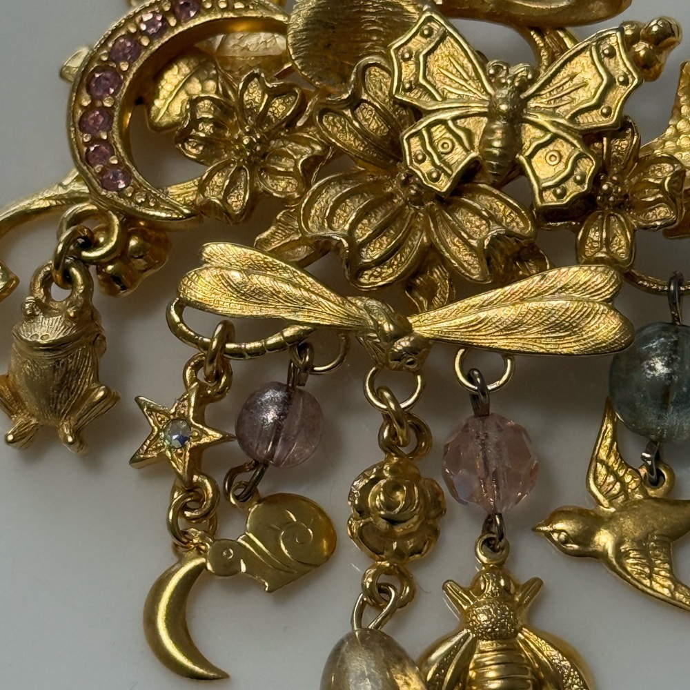 Charming Gold Brooch with precious stones, pearls and charm Accents - Picture 3 of 5